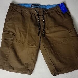 Brown Cargo Short 🤎